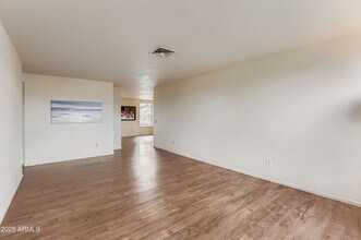 1619 W El Alba Way in Chandler, AZ - Building Photo - Building Photo