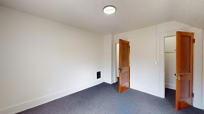 109 W Ely St