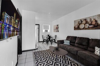 105 SW 5th Ct in Dania Beach, FL - Building Photo - Building Photo