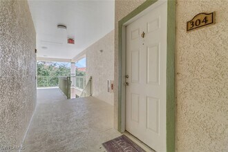 23600 Walden Center Dr in Bonita Springs, FL - Building Photo - Building Photo