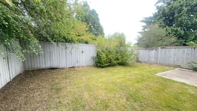 15325-15327 Berry Valley Rd SE in Yelm, WA - Building Photo - Building Photo