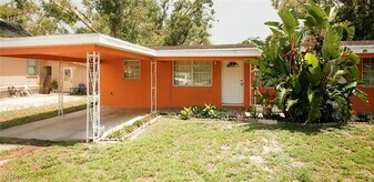 1898 Hanson St in Ft. Myers, FL - Building Photo