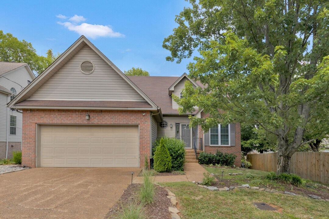 5204 Catspaw Dr in Nashville, TN - Building Photo