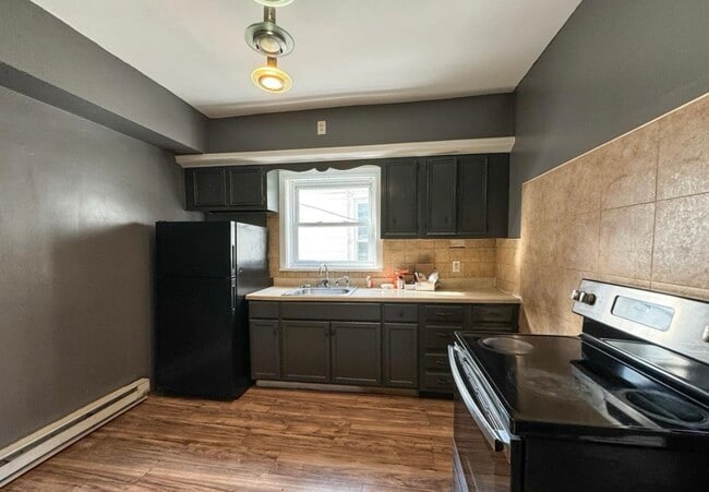 232 W Oak St in Shenandoah, PA - Building Photo - Building Photo