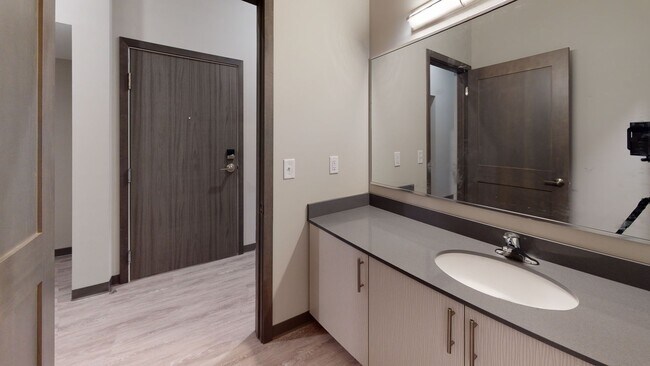 2622 Essex St SE in Minneapolis, MN - Building Photo - Building Photo