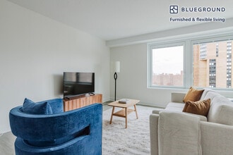 30 Waterside Plaza in New York, NY - Building Photo - Building Photo