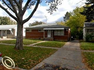 23060 Scotia Rd in Oak Park, MI - Building Photo