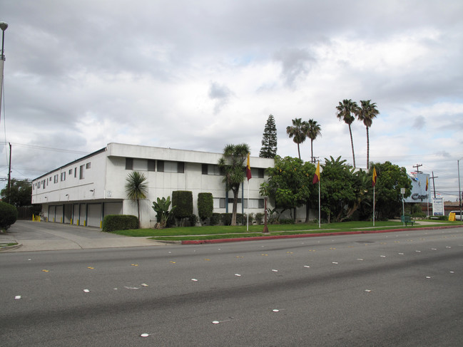 Gardena Capri Apartments in Gardena, CA - Foto de edificio - Building Photo