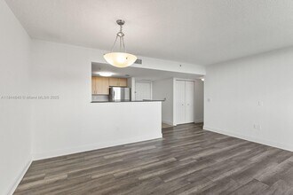 3000 Coral Wy in Coral Gables, FL - Building Photo - Building Photo