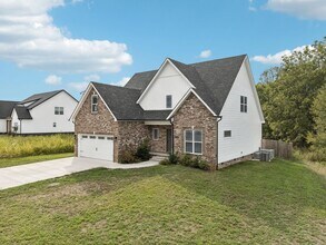710 Eva Agnes Ave in Clarksville, TN - Building Photo - Building Photo