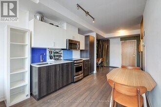 36 Howard Park Ave in Toronto, ON - Building Photo - Building Photo