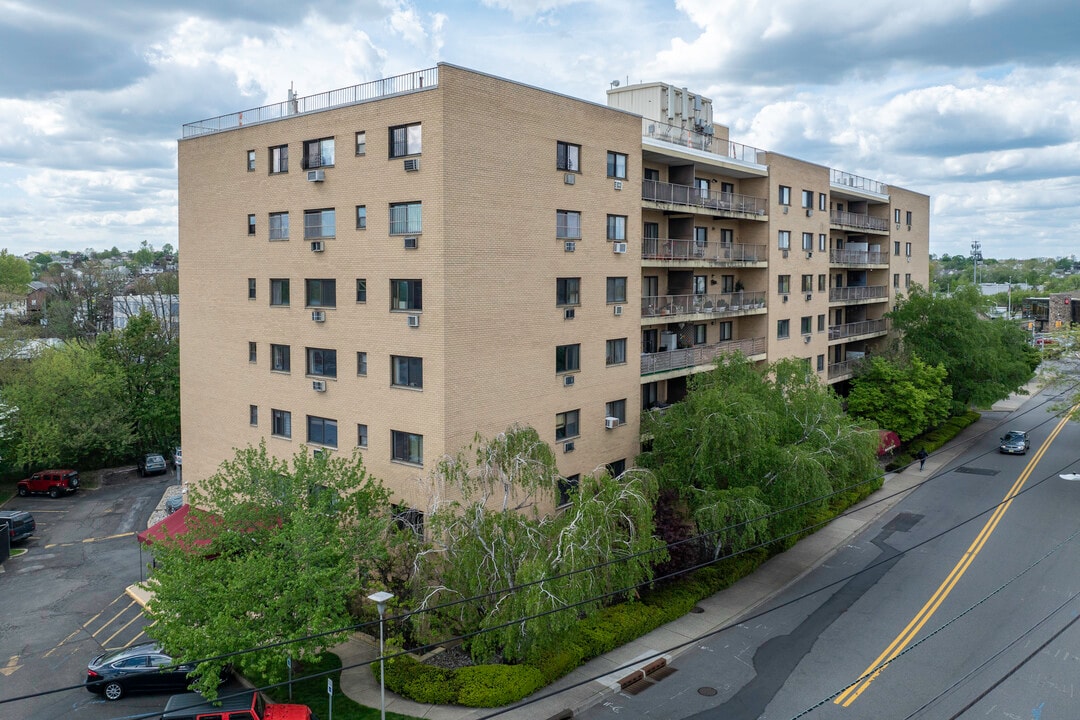 Marlborough House Condominiums in Lodi, NJ - Building Photo