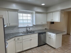 401 Partridge Ln in Edmond, OK - Building Photo - Building Photo
