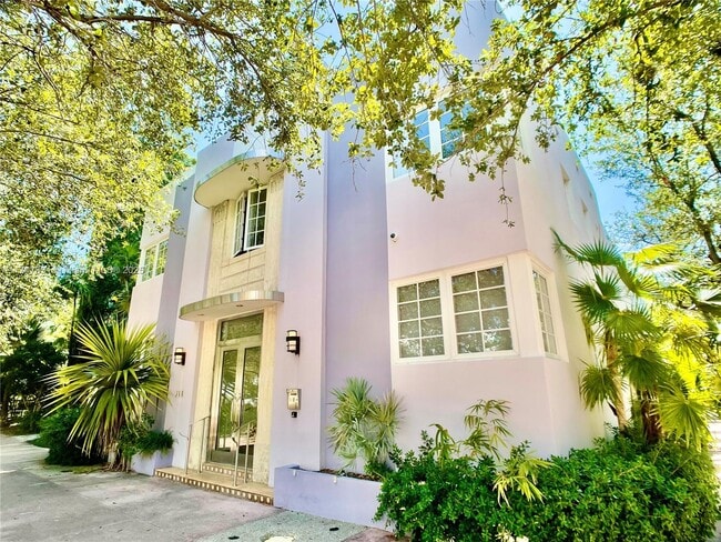 260 Euclid Ave in Miami Beach, FL - Building Photo - Building Photo