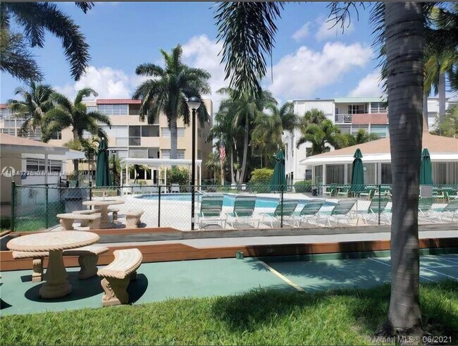 property at 1333 E Hallandale Beach Blvd