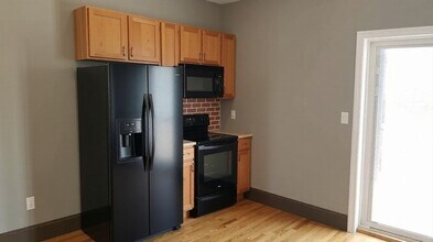 11 Sargent Ave in Somerville, MA - Building Photo - Building Photo