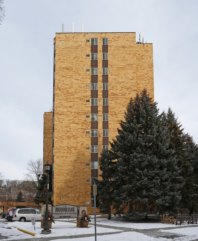 Rockwood Place Apartments in St. Paul, MN - Building Photo - Building Photo