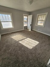 110 E 6th Ave in South Hutchinson, KS - Foto de edificio - Building Photo