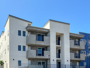 Overlook on 9th in National City, CA - Foto de edificio - Building Photo