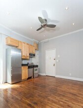 248 Mott St, Unit 9 in New York, NY - Foto de edificio - Building Photo