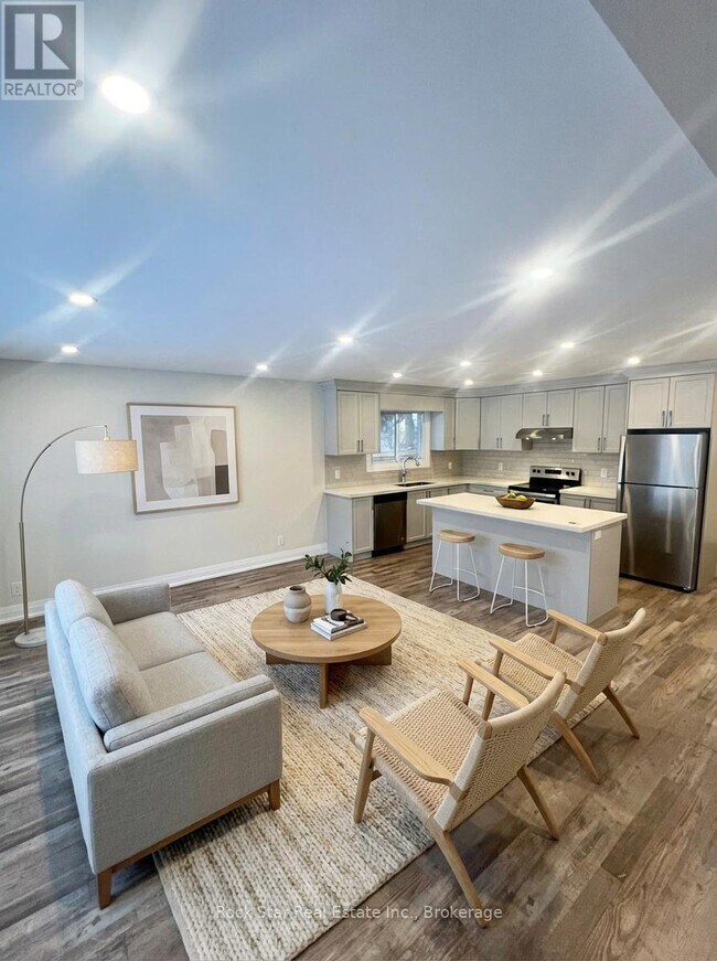 130 W 34th St in Hamilton, ON - Building Photo - Building Photo