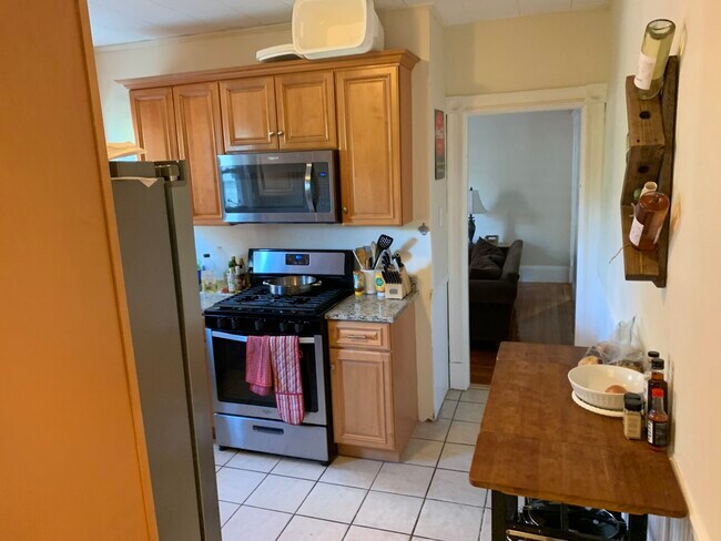 1081 Broadway, Unit 1 in Somerville, MA - Building Photo - Building Photo