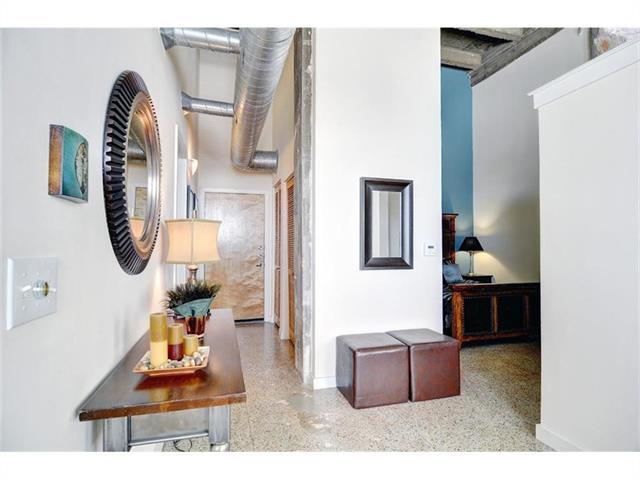 221 W Lancaster Ave in Fort Worth, TX - Building Photo - Building Photo
