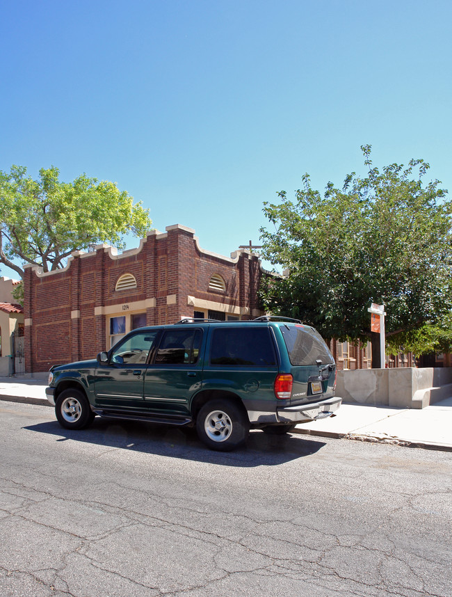 1214 Randolph Dr in El Paso, TX - Building Photo - Building Photo