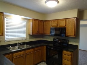 2650 Willowgate Rd in Grove City, OH - Building Photo - Building Photo