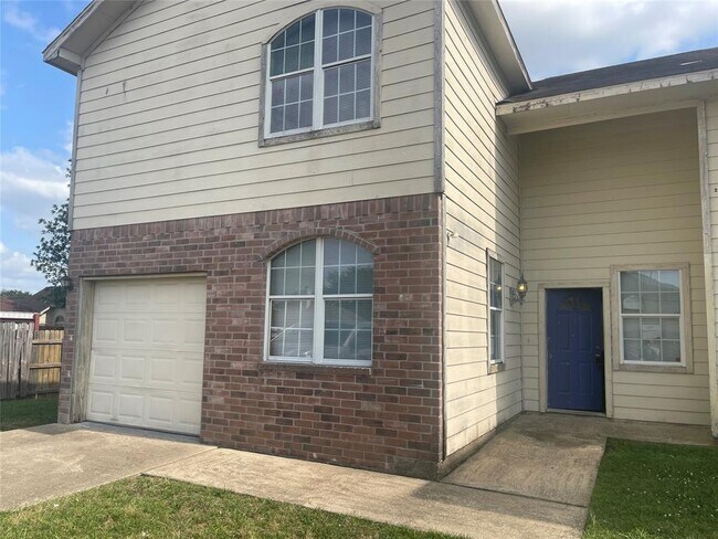 6403 Waldron Dr in Houston, TX - Building Photo - Building Photo