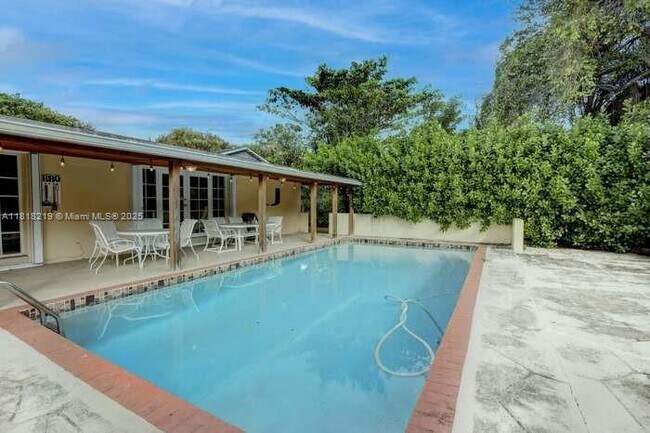 6790 SW 54th St in Miami, FL - Building Photo - Building Photo