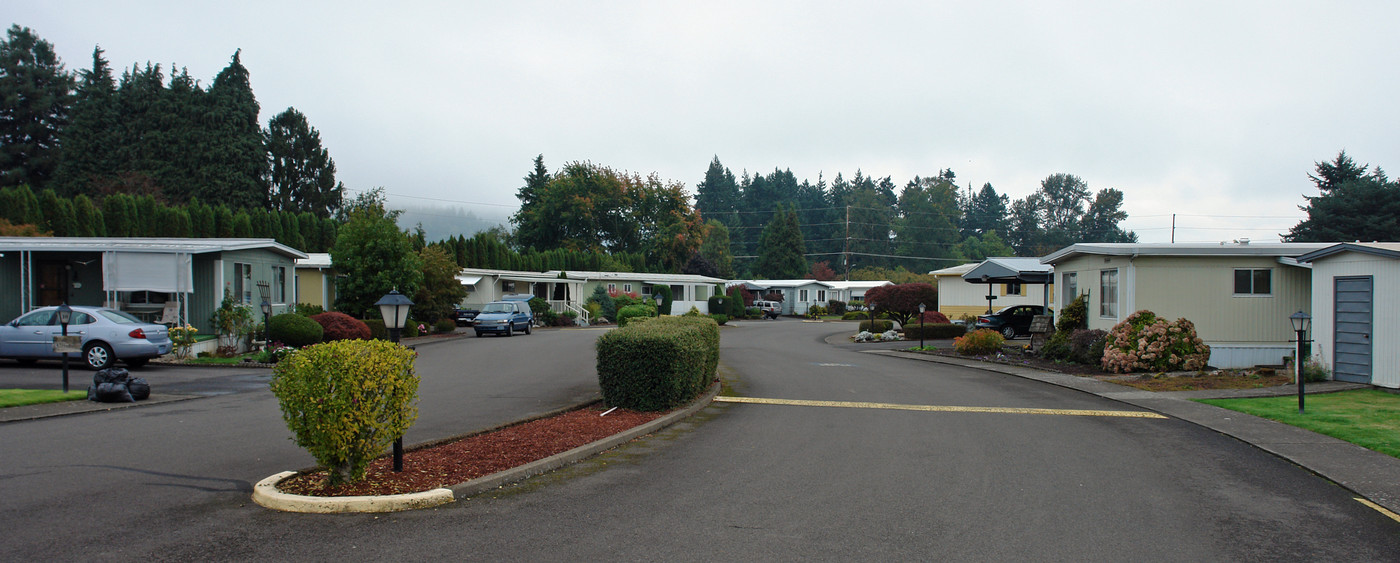 The Patrician in Springfield, OR - Building Photo