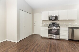 4617 Rachel Ann in North Las Vegas, NV - Building Photo - Building Photo