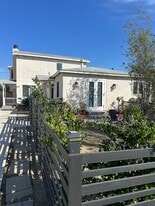 8424 Glider Ave in Los Angeles, CA - Building Photo