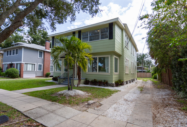 1720 W Hills Ave in Tampa, FL - Building Photo - Building Photo