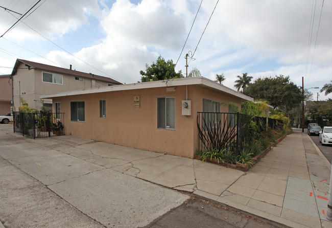 3691-3693 Arizona St in San Diego, CA - Foto de edificio - Building Photo