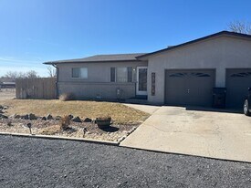 217 S Wiggins Dr in Pueblo, CO - Building Photo