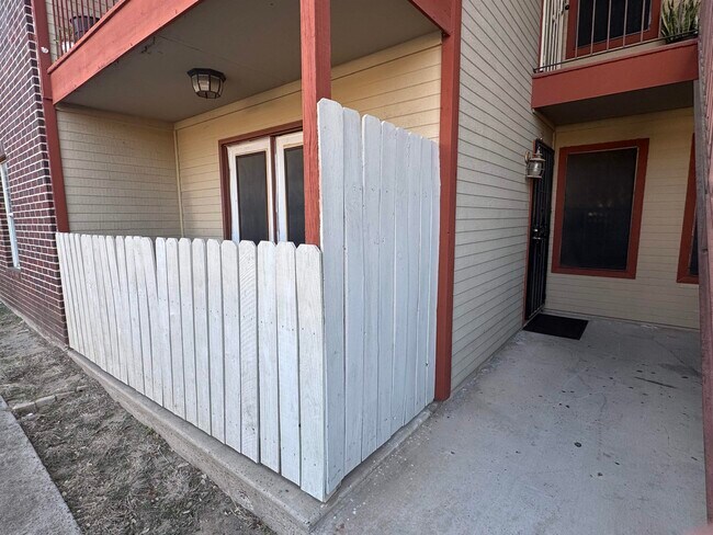 1111 Shiloh Dr in Laredo, TX - Building Photo - Building Photo