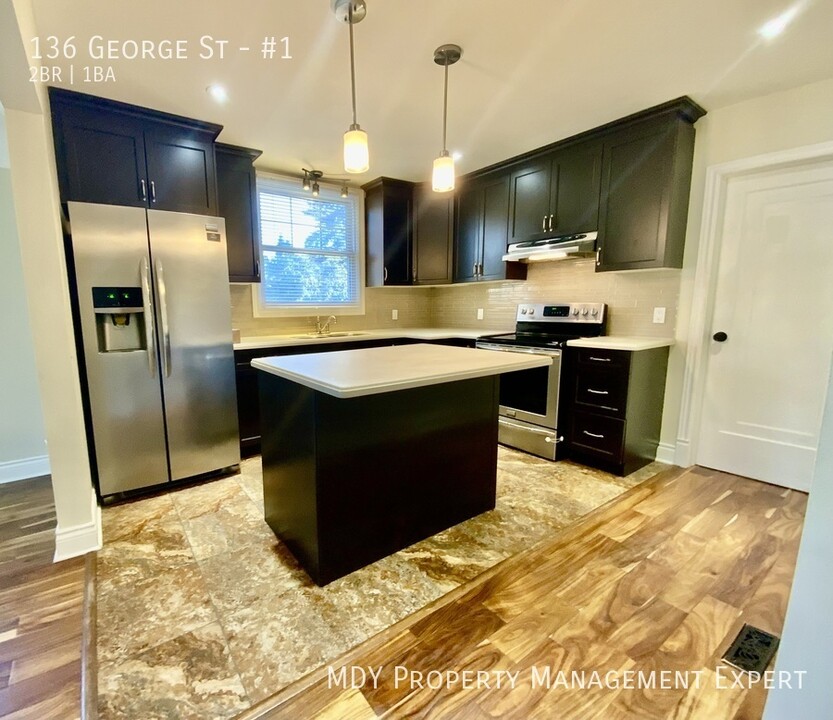 136 George St in St Catharines, ON - Building Photo