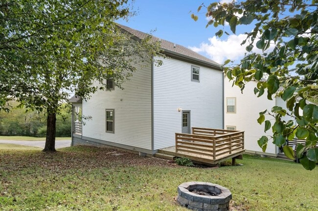 2143 Bell St in Ashland City, TN - Building Photo - Building Photo