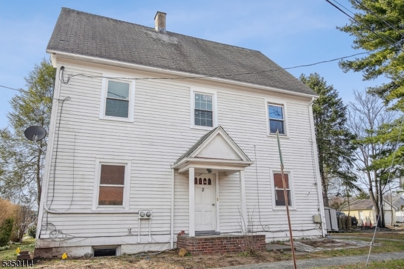 2 Meeker Pl in Millburn, NJ - Building Photo