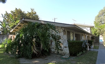 723 W Provential Dr in Anaheim, CA - Building Photo