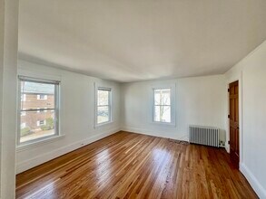 50 Pond St in Waltham, MA - Building Photo - Building Photo