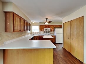 5551 Wesmere Lakes Ct in Plainfield, IL - Foto de edificio - Building Photo