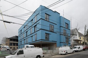 24 8th St in Providence, RI - Building Photo