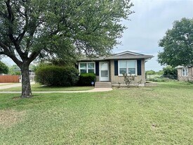 2705 Acton School Rd in Granbury, TX - Building Photo