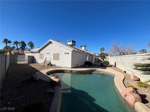 7604 Twisted Pine Ave in Las Vegas, NV - Building Photo - Building Photo