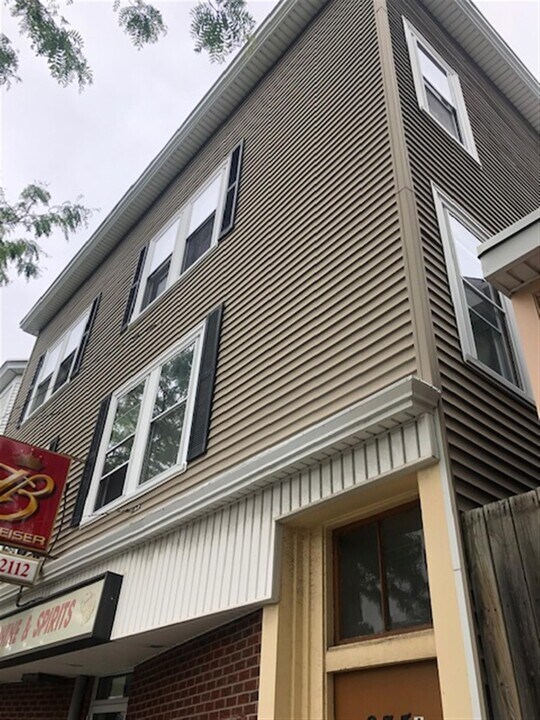 233A Highland Ave, Unit 2 in Somerville, MA - Building Photo