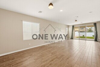 18180 W Larkspur Dr in Goodyear, AZ - Building Photo - Building Photo