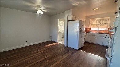 1516 Houssels Ave in Las Vegas, NV - Building Photo - Building Photo